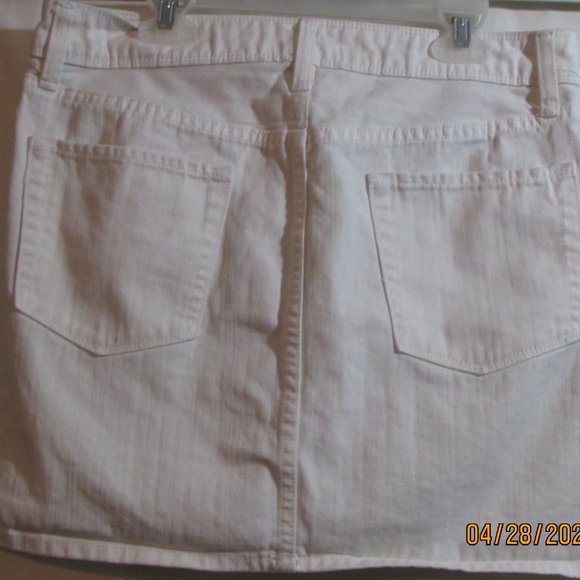 GAP SIZE 6 WHITE DENIM SKIRT JEAN STRETCH SPRING SUMMER CASUAL - Picture 2 of 8
